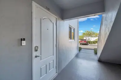 Image de Boca Raton Getaway Poolside Bliss + Free Parking