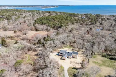Image de New for 2025! Luxury Meets History: Wellfleet’s Iconic 6br Estate Retreat
