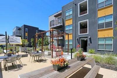 Image de Stylish 3br Escape in Roen Menlo Park – A Pool & Bbq Paradise Awaits