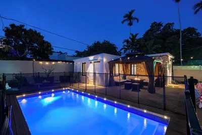 Image de Unique DiamondCoral Rock House with Pool in historic Shenandoah