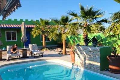 Image de Tropical Serene Casita Retreat is located 6 miles North the famous MalecĂłn