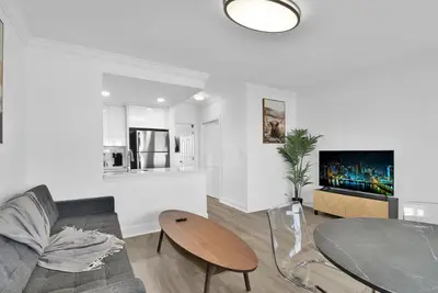 Image de Boca Beachside Bliss | Free Parking | Pool & Lake