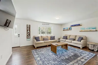 Image de Holy Park house w/deck, patio, grill, close to beach & restaurants.