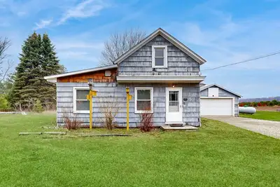 Image de Rustic Farmhouse Getaway Near Bear Lake w/ Large Yard, Picnic Tables, Near Town