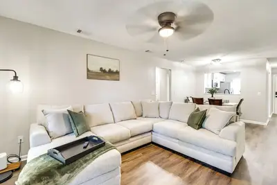 Image de 2 Mi to Fort Stewart: Modern Hinesville Haven