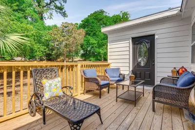 Image de Walk to Parks & Dining: Pensacola Family Home!