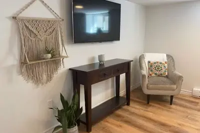 Image de Quinpool Basement Suite