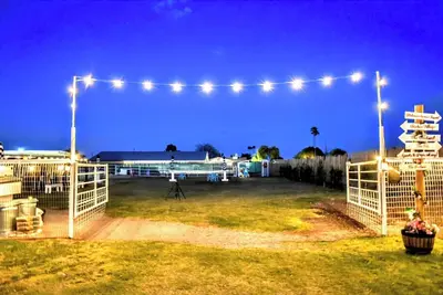 Image de Outdoor Family Farm: Weddings•Birthday Parties•Family Celebrations! !