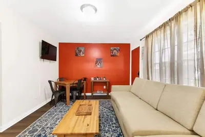 Image de Uptown Apartment, Near Parks! The Bricks Unit 2
