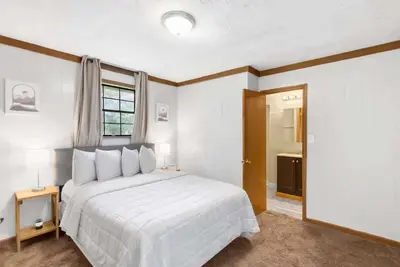 Image de 10 Mins to Downtown Birmingham- Fresh in Fairfield