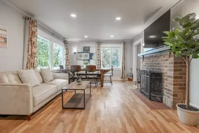 Image de Large Tacoma Stay, Pet Friendly, Centrally Located, Parking, A/C units
