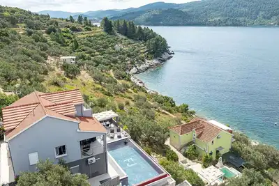 Image de Villa avec piscine et vue sur la mer