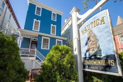 Image de Beach Block with a Water View 2 Bedroom Condo on Jackson Street with Parking