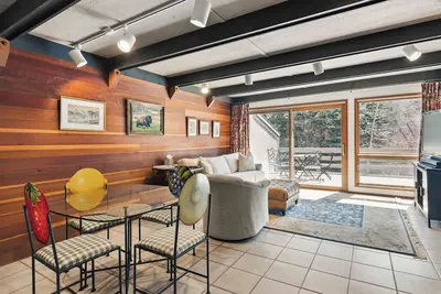Image de Creekside Vintage Condo at Warm Springs Base
