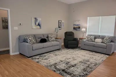 Image de Snowbirds! Big Discount on Monthly Rental of Spacious 3/2 Bay St. Louis House