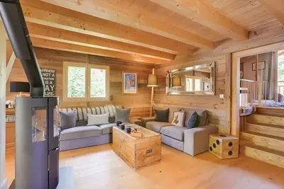 Image de Chalet 'Standing Jacuzzi' avec vue sur la montagne, terrasse partagée et Wi-Fi