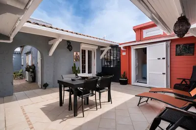 Image de Le cabanon - Petit coin de paradis avec terrasse privée, Wi-Fi et climatisation