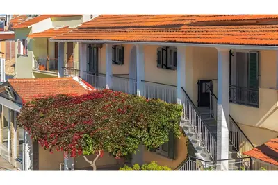 Image de Appartement 'Two Bedroom 2' avec balcon, Wi-Fi et climatisation