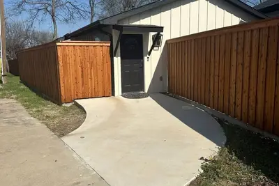 Image de Charming 1-bedroom house with Ac, WiFi in Dallas 15 from downtown 30 Ft Worth