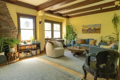 Image de Luxury Garden Patio Getaway in Montclair