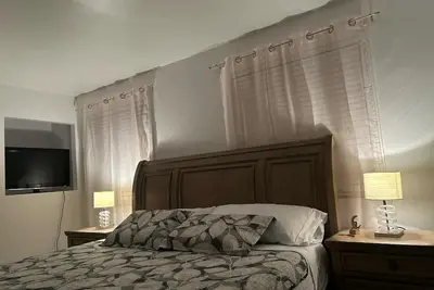 Image de Charming bungalow with Ac and WiFi in serene Blainville\n1 King size bedroom