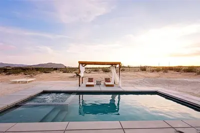 Image de Welcome to Hayden House Jt — a dreamy desert sanctuary with a saltwater pool