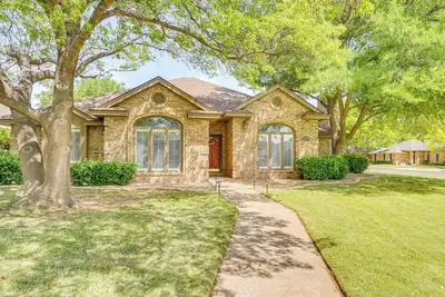 Image de 8 Mi to Texas Tech: Home w/ Patio in Lubbock