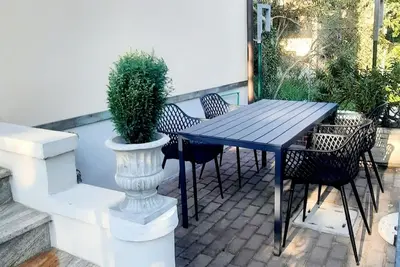Image de Charming 1-bedroom loft in delightful Imola with WiFi, Ac and private garden