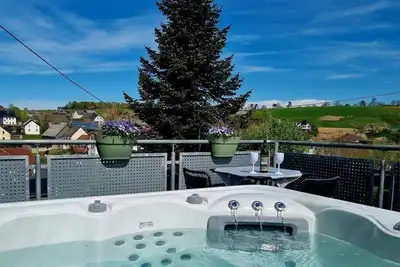 Image de Wellnesshaus Dorfblick - Wellness house with jacuzzi and infrared cabin - new