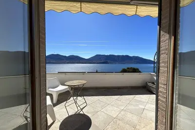 Image de Villa près du Lac avec Vue