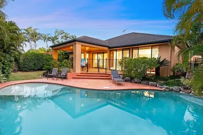 Image de Family Oasis w/ Pool Living Rooms & Peaceful Vibes