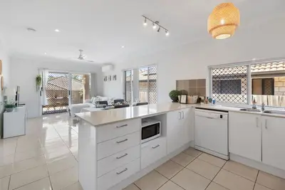 Image de Modern 3br Home in Peaceful Deebing Heights