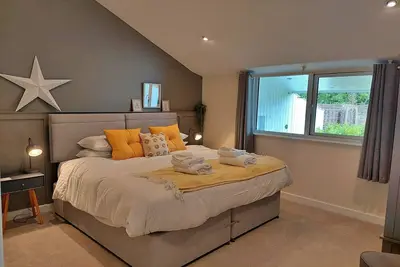 Image de Cottage exquis avec bain à remous 5 places, Sans dépôt