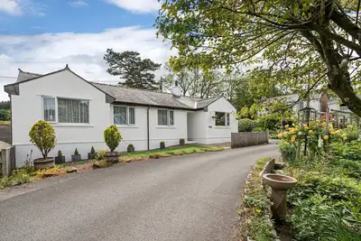 Image de Bungalow de retraite rurale avec jardin, Sans dépôt