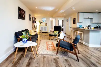 Image de Appartement lumineux avec jardin patio, Sans dépôt