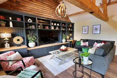 Maison de vacances spacieuse dans le Triangle d'Or, Sans dépôt