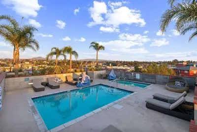 Image de Spacious 3br Getaway – Minutes Downtown & Beaches!