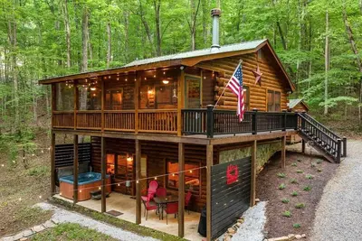 Image de Bear Holler Hot Tub and Games