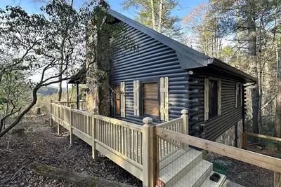 Image de Red, White, and Blue Ridge Retreat