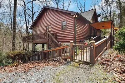 Image de Discover tranquility at Hidden Oasis, a charming home nestled in serene Cherry Log Mountain