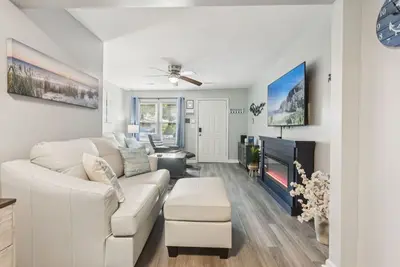 Image de Beachy Haven Duplex - 3br/2ba, Pet-Friendly with Firepit