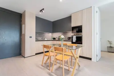 Image de Las Condes Hq: 2br near Arauco, Malls, Pool & Gym
