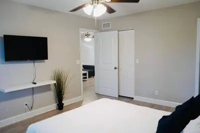 Image de Cozy Beach Retreat | Pool | Steps to Atlantic Ave