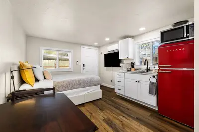 Image de Eagle Nest Retreat | Modern Studio in the Heart of Eagle