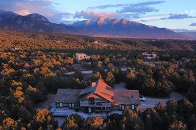 Image de Book You’re Ski Trip Now! 4th nt. Free in January!