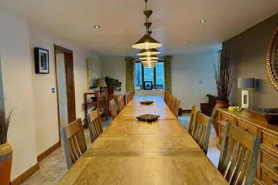 Image de Large, Dog-friendly, Seven-bedroom Farmhouse with hot tub
