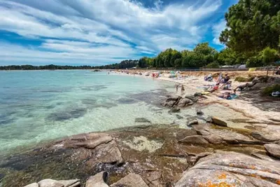 Image de Fogar De Arousa 3 minutes from the beaches, garden, barbecue, swimming pool.