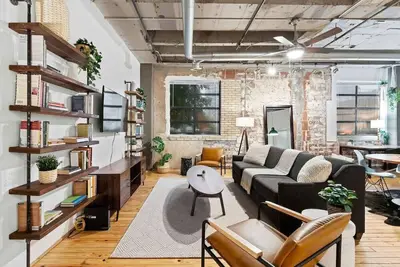 Image de Large Loft-Style 2-Bedroom in Central Midtown