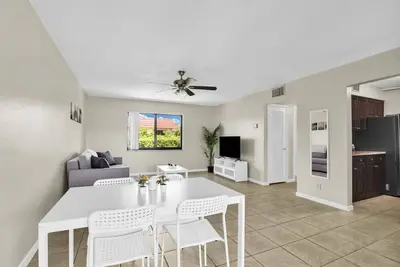 Image de Cozy 2 Bed Retreat | 5 Min to Beach | Free Parking