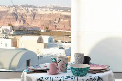 Image de Santorini Cozy Haven - Amphora Lover's Studio